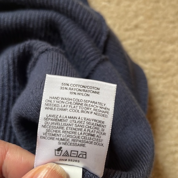 Express Sweater - Picture 4 of 4